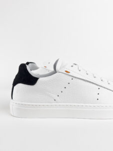 ESTASI Sneakers basica in pelle martellata con talloniera a contrasto Made In Italy OMAR5