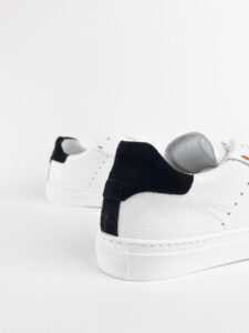 ESTASI Sneakers basica in pelle martellata con talloniera a contrasto Made In Italy OMAR6