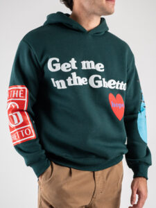 Felpa con cappuccio e stampa GET ME IN THE GHETTO 23690 Verde1