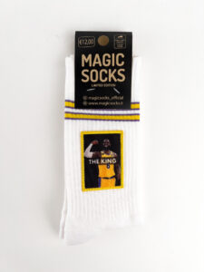 MAGIC SOCKS Calze in spugna unisex tg. unica stampa ricamata THE KING Bianca1