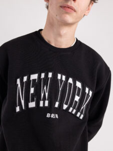 BERNA Felpa girocollo garzata con ricamo NEW YORK 233125 Nero (3)