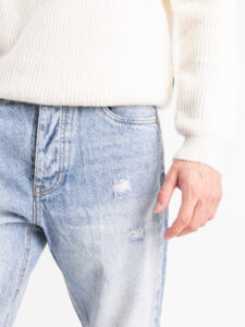 BERNA Jeans chiaro slavato con rotture 233093 Azzurro4