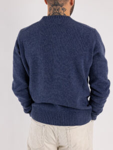BERNA Maglione girocollo LAMBSWOOL logo ricamo 233036 Denim (3)