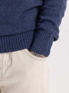 BERNA Maglione girocollo LAMBSWOOL logo ricamo 233036 Denim (4)