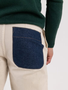 BERNA Pantalone morbido cropped con pences,tasca e passante in jeans 233191 Panna (1)