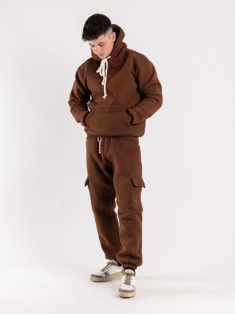 Completo tuta felpato con felpa cappuccio pantalone con tasconi KANYE Caffe1 Outfit