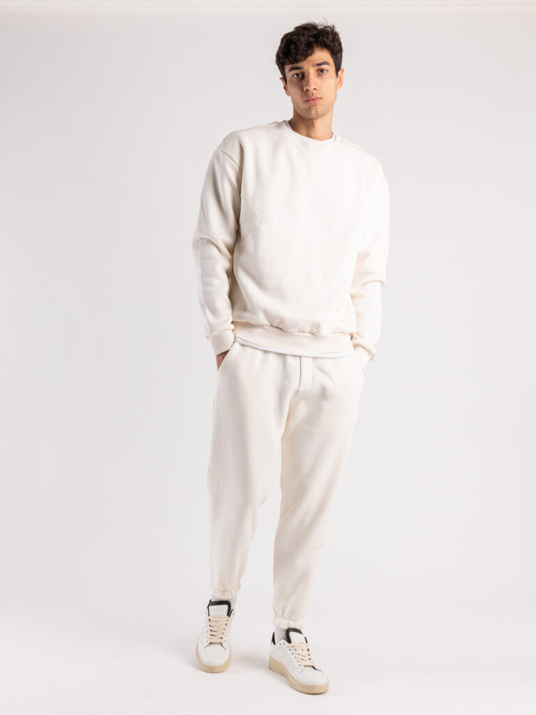 Completo tuta felpato con felpa girocollo pantalone con polsini DRAKE inv Burro1 Outfit