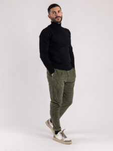 ESTASI Pantalone comodissimo in velluto a costine con pinces ed elastico in vita ZIDANE Verde (2)