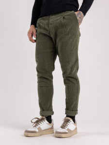 ESTASI Pantalone comodissimo in velluto a costine con pinces ed elastico in vita ZIDANE Verde (3)
