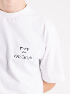 IMPERIAL T-shirt tinta unita con ricamo Find your passion sul cuore TR38GCVLFP Bianca (2)