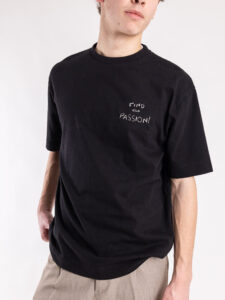 IMPERIAL T-shirt tinta unita con ricamo Find your passion sul cuore TR38GCVLFP Nera (4)