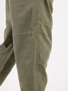 Jeans cropped con tascone laterale ISLAND Verde (3)