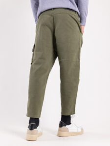Jeans cropped con tascone laterale ISLAND Verde (4)
