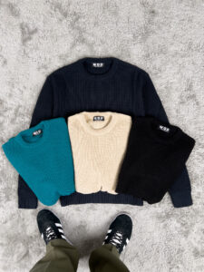 Maglione girocollo basico in misto lana CM23 Nero4