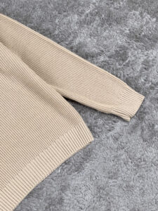 Maglione girocollo basico in misto lana CM23 Sabbia3