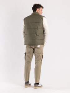 ONLY&SONS Giubbino smanicato trapuntato con zip e tasca frontale JAKE Olive Night1