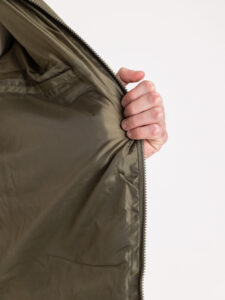 ONLY&SONS Giubbino smanicato trapuntato con zip e tasca frontale JAKE Olive Night10