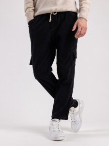 Pantalone cargo morbido in velluto con coulisse in vita e tasconi laterali BLKS2020 Nero (3)