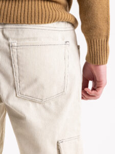 Pantalone cargo morbido in velluto con coulisse in vita e tasconi laterali BLKS2020 Panna (3)