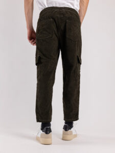 Pantalone cargo morbido in velluto con coulisse in vita e tasconi laterali BLKS2020 Verde (1)