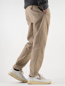 BERNA Pantalone in cotone lavorato con pences 233193 Coloniale (5)