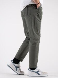 BERNA Pantalone morbido in cotone con pences 2243437 Militare (6)