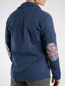 V2 Giacca in maglia leggera con pochette,tasche frontali e toppe GUTT Jeans (1)