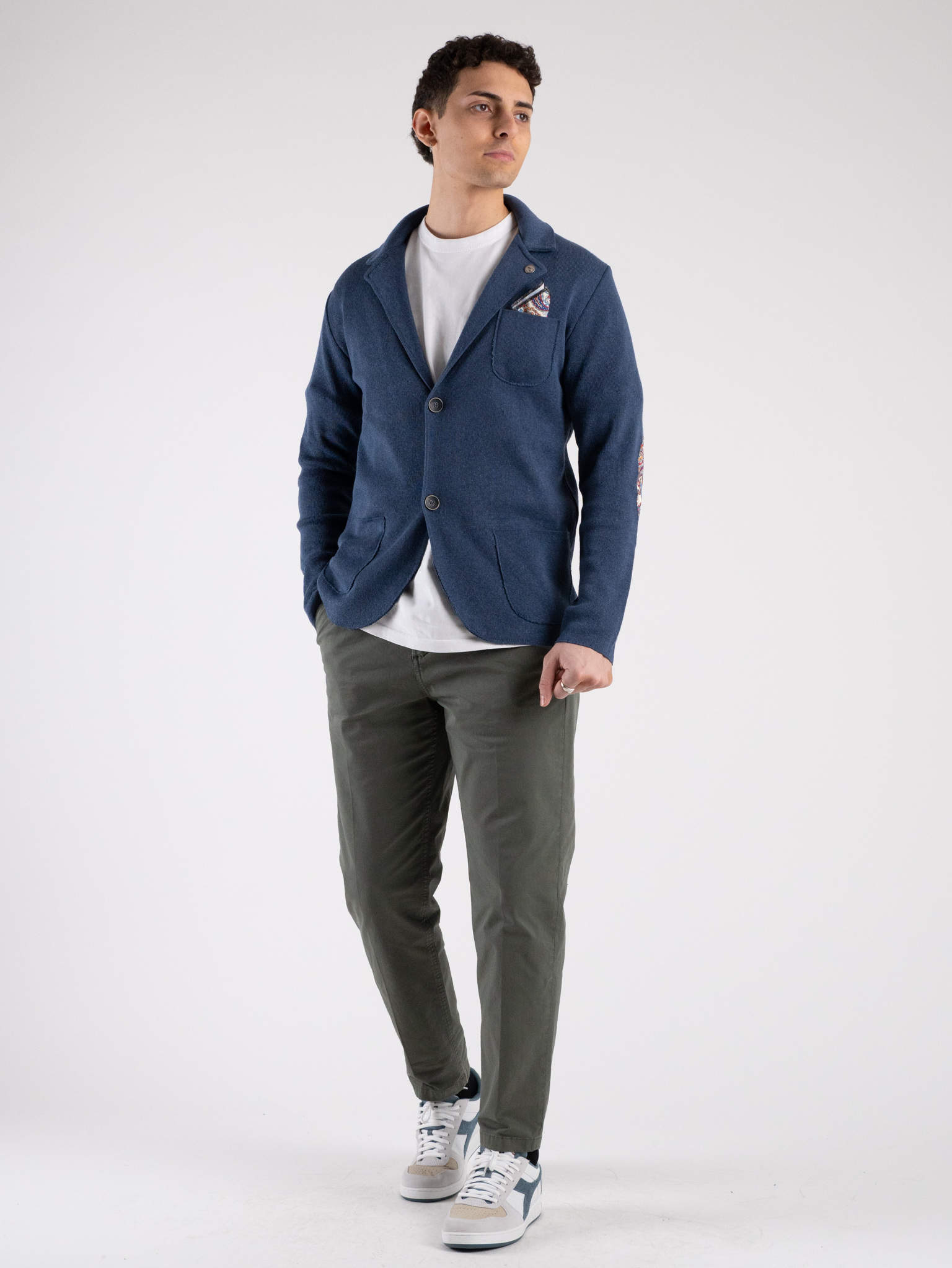 V2 Giacca in maglia leggera con pochette tasche frontali e toppe GUTT Jeans Prezzo 0 00 Estasi Fashion