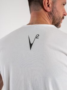 V2 T-shirt basica con taschino arancio fluo TUBI Bianca (1)