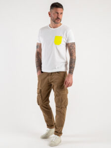 V2 T-shirt basica con taschino giallo fluo TUBI Bianca (2)