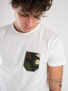 V2 T-shirt basica con taschino militare TUBI Bianca4