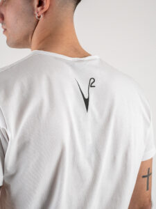 V2 T-shirt basica con taschino rosa maggiolino TUBI Bianca4
