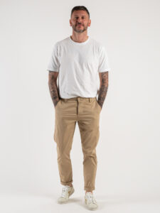 BERNA Pantalone chinos in cotone leggero 243217 Coloniale (2)