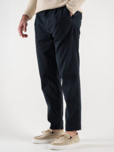 BERNA Pantalone cropped morbido con pinces in cotone leggero 243404 Blu (3)