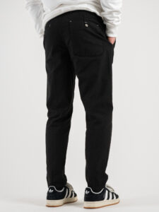 BERNA Pantalone cropped morbido con pinces in cotone leggero 243404 Nero (1)
