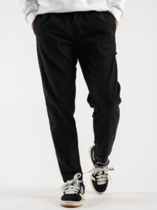 BERNA Pantalone cropped morbido con pinces in cotone leggero 243404 Nero (2)