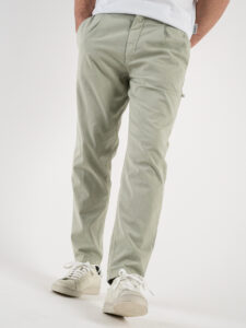 BERNA Pantalone cropped morbido con pinces in cotone leggero 243404 Salvia (2)