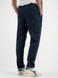 ESTASI Pantalone chino leggero e morbido con elastico e bottone in vita BARCELLONA EST Blu (6)
