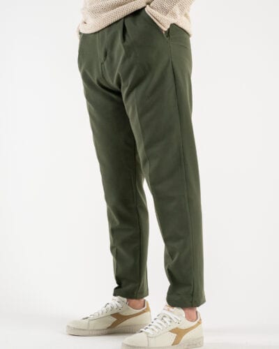 ESTASI Pantalone chino leggero e morbido con elastico e bottone in vita BARCELLONA EST Militare 2 Home