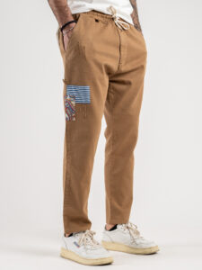 V2 Jeans leggero con coulisse, piccole graffiature, pacht laterali DRILL Tabacco2