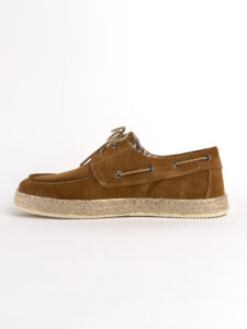 V2 Scarpa modello barca in camoscio con lacci in corda beige MOCRD Cuoio2