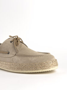 V2 Scarpa modello barca in camoscio con lacci in corda beige MOCRD Sabbia4