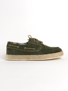 V2 Scarpa modello barca in camoscio con lacci in corda beige MOCRD Verde1