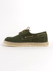 V2 Scarpa modello barca in camoscio con lacci in corda beige MOCRD Verde2