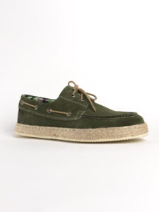 V2 Scarpa modello barca in camoscio con lacci in corda beige MOCRD Verde3