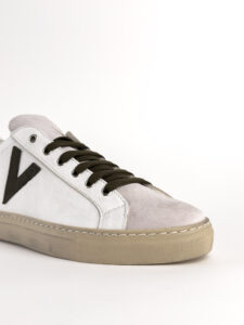 V2 Sneakers in pelle bianca con V verde a contrasto e tallone in camoscio verde SUBIV2 Verde1