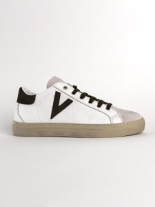 V2 Sneakers in pelle bianca con V verde a contrasto e tallone in camoscio verde SUBIV2 Verde5