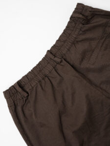 ESTASI Pantalone chino leggero con pinces ed elastico in vita BECKHAM EST Caffè (1)