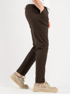ESTASI Pantalone chino leggero con pinces ed elastico in vita BECKHAM EST Caffè (6)