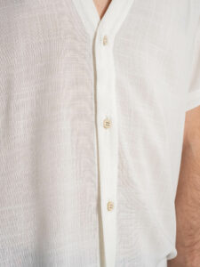 OVER-D Camicia a mezza manica scollo V profondo OE1S2S4C51 Bianca (1)